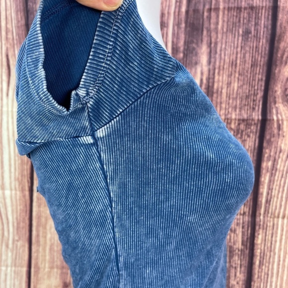 Vocal stretch faux crystal rhinestone crosses blue T-shirt women’s M - Picture 6 of 14